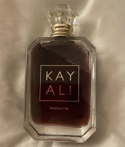 Kayali vanilla eau de - |,